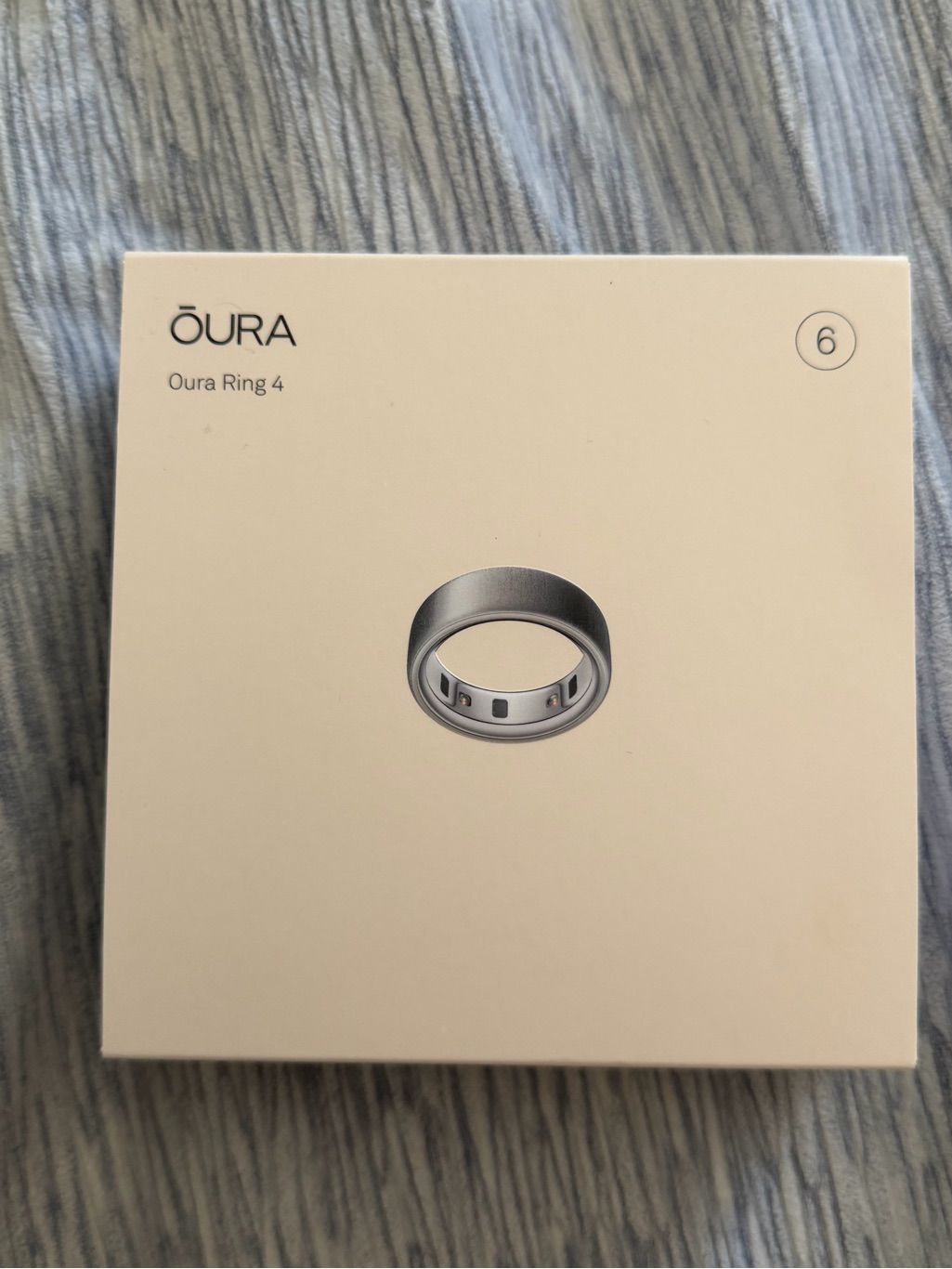 Oura 4 Brushed Silver Ring Oura 4 Brushed Silver Ring